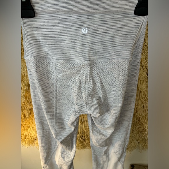 Lululemon💎Wunder Under Crop II Roll Down Mesh✨Wee Are From Space Silver Spoon✨4 - Picture 15 of 17